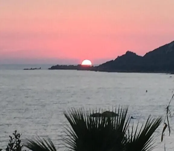 Pieds Dans L Eau * Casaglione